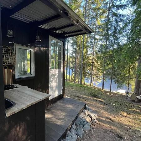 Idyllisk Ved Vannet